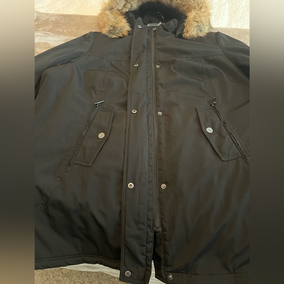 Gallery plus size 2x Black Puffer Coat with faux Fur trim on Hood - Picture 4 of 16